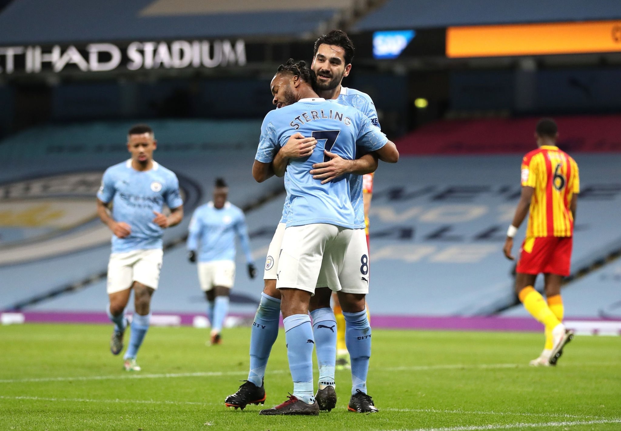 友敢于出击 友敢于出击