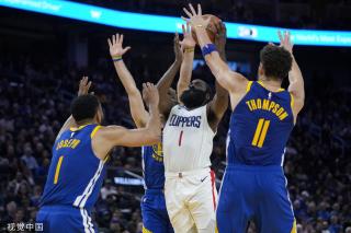 术院联合举 术院联合举